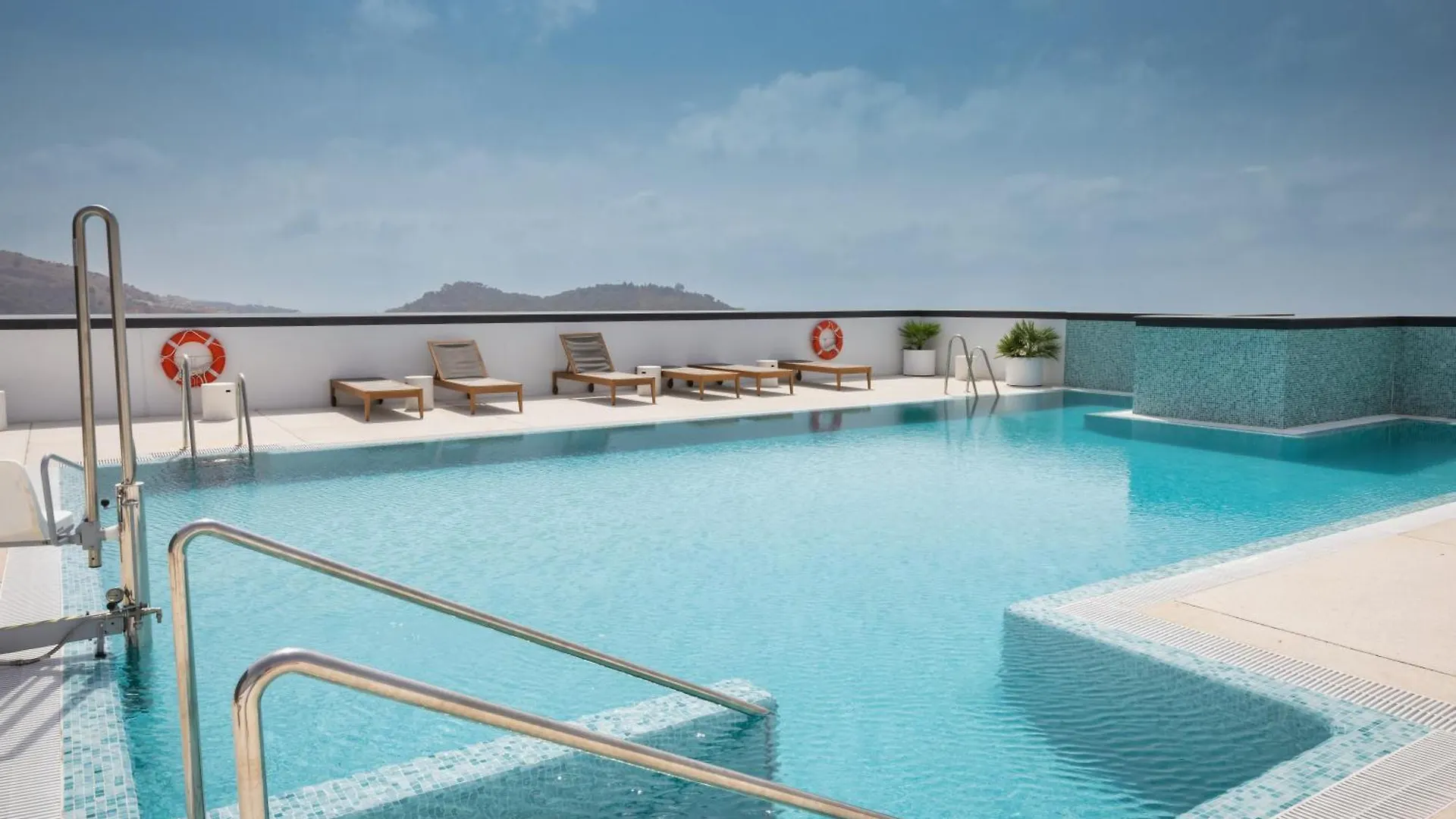 One Bed Apartment On 14 Floor Urban Sky By P&O Malaga 0*,  Spain